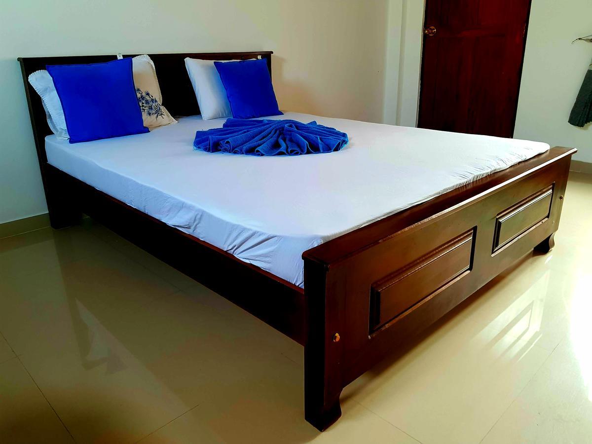 Oasis Beach Hotel Negombo Exterior photo